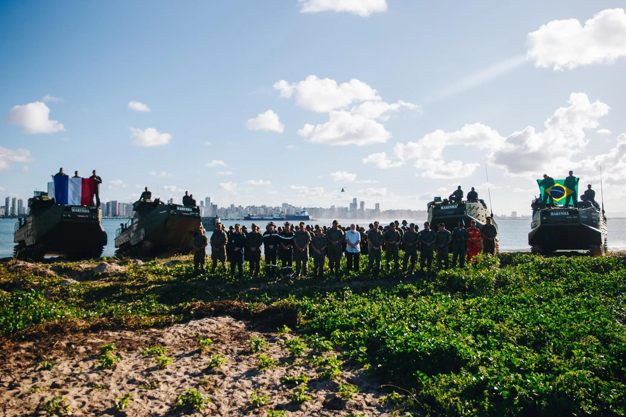 Militares franceses e brasileiros trabalharam em conjunto