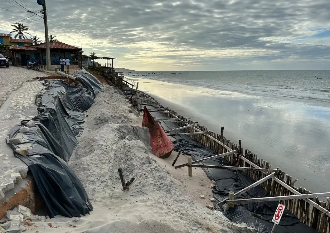 Erosão costeira na praia de Peroba, em Icapuí, no primeiro semestre de 2024
