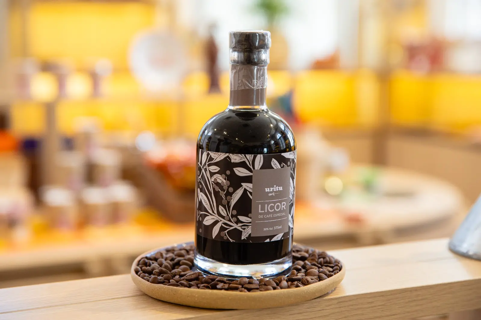 Café está presente na loja em grãos e em receitas especiais, como no licor da marca Uritu
