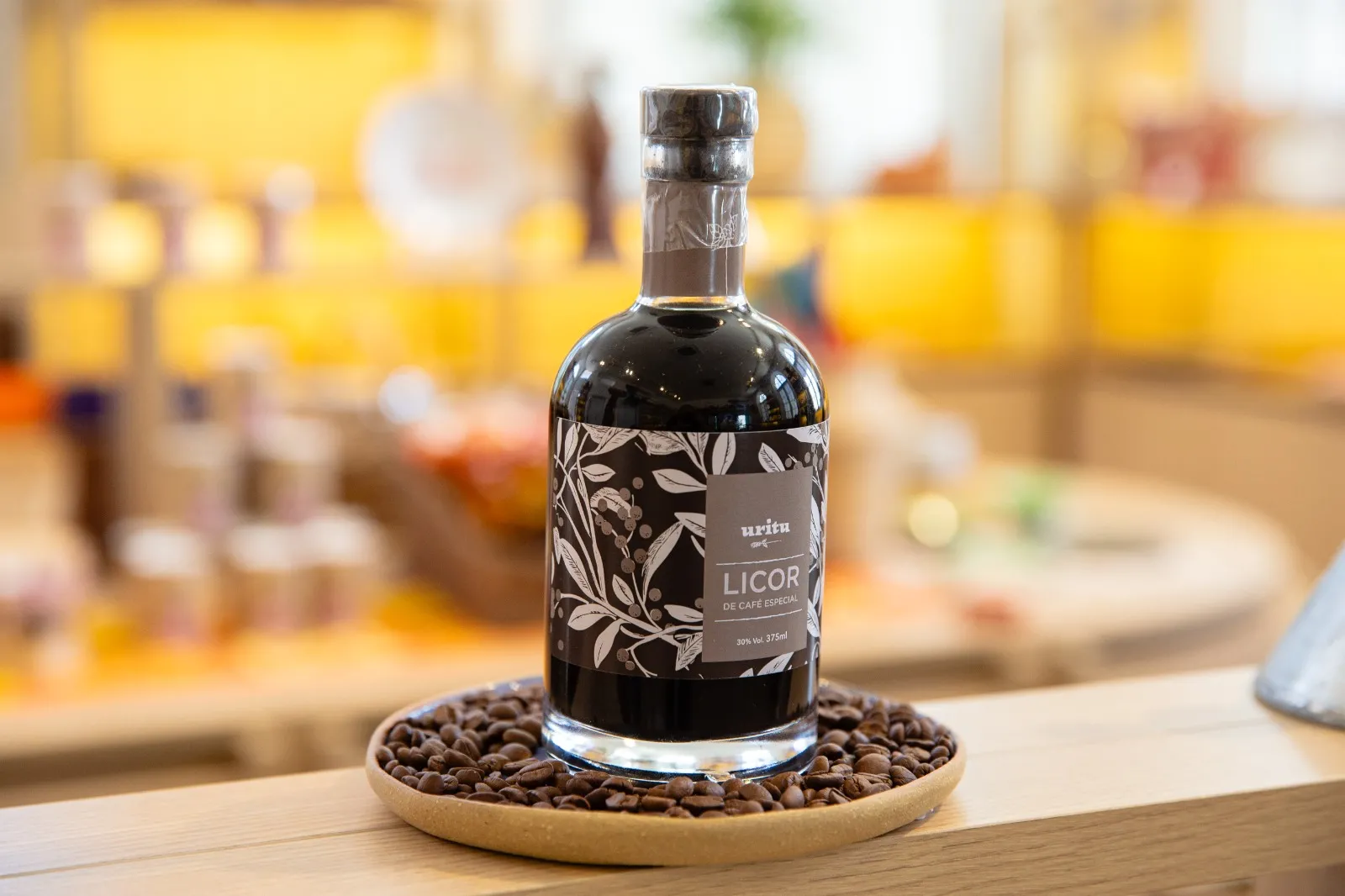 Café está presente na loja em grãos e em receitas especiais, como no licor da marca Uritu