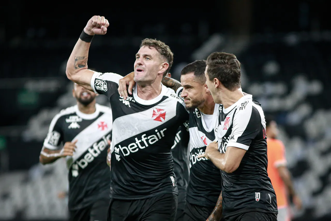 O Vasco aposta nos gols de Vegetti para fazer um campeonato seguro e não correr risco de rebaixamento