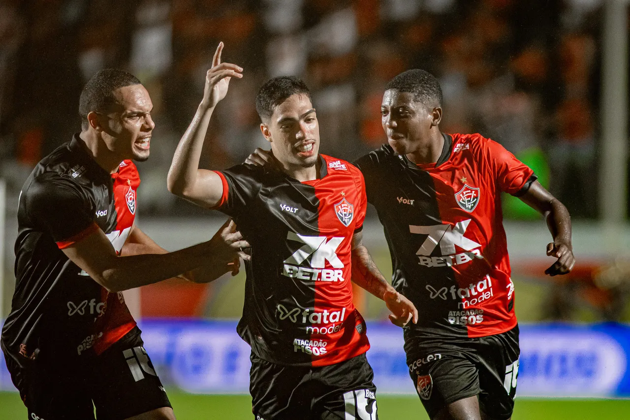 O Vitória tem um time competitivo, brigador, mas carece de poder ofensivo após a saída do artilheiro Alerrandro