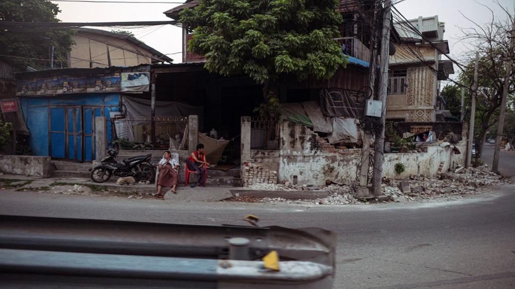 Destruição causada por terremoto em Mianmar