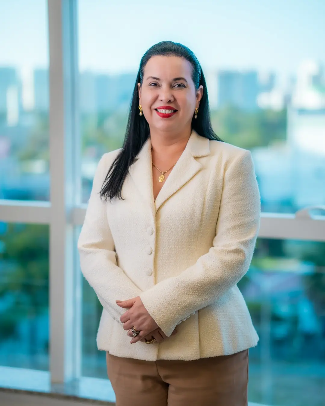 Christiane Leitão é advogada e presidente da OAB/CE