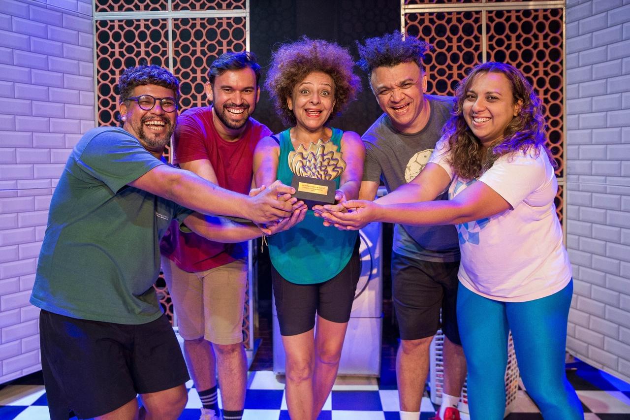 Coletivo recebeu troféu no 35º Prêmio Shell de Teatro na categoria “Destaque Nacional”, pelo espetáculo “A Força da Água”, que será apresentado no Teatro do Dragão do Mar