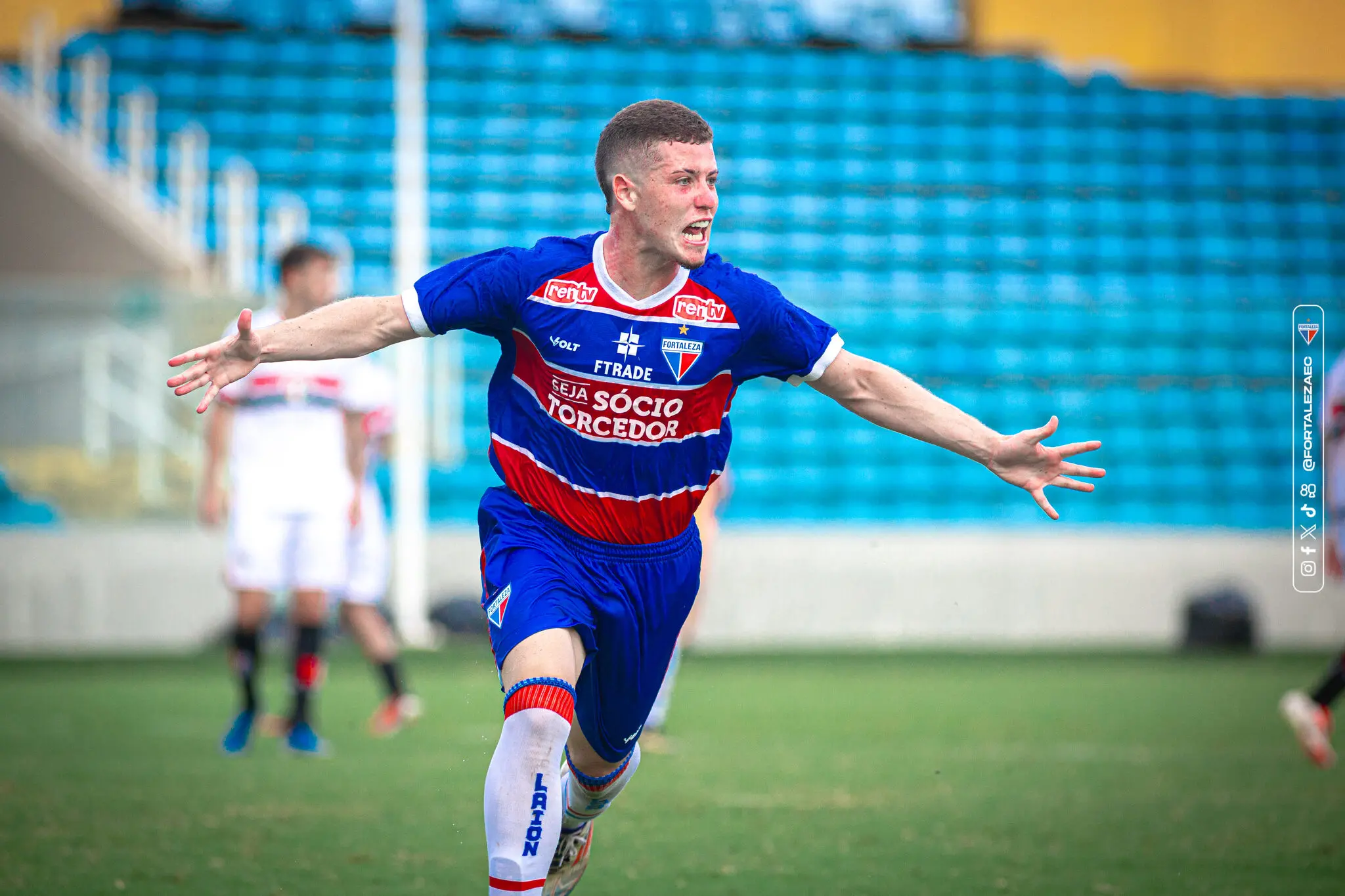 Foto de Bruninho, volante do Fortaleza, foi o autor do gol de empate do Leão em cobrança de pênalti.
