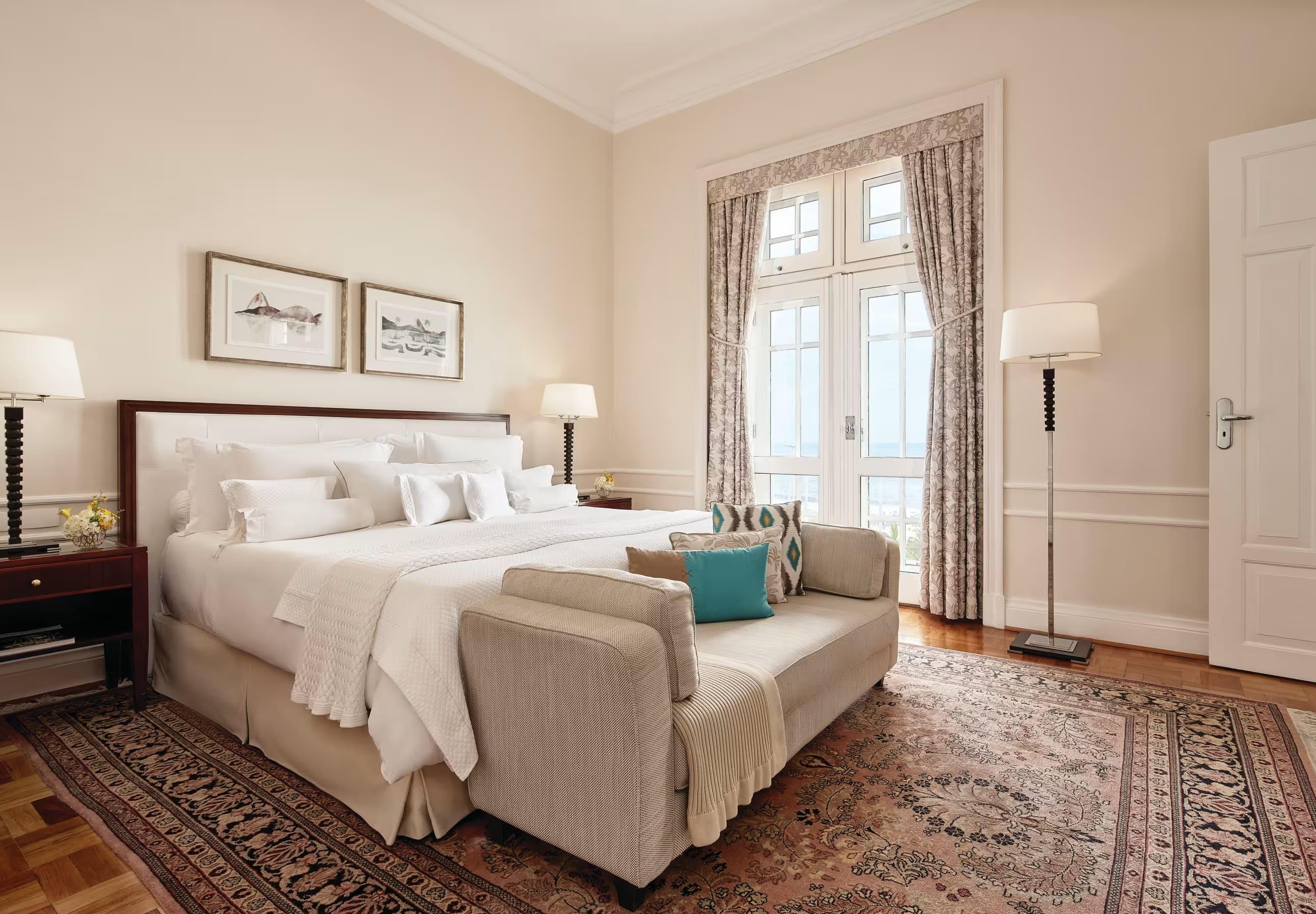 foto da suíte do quarto do hotel copacabana palace