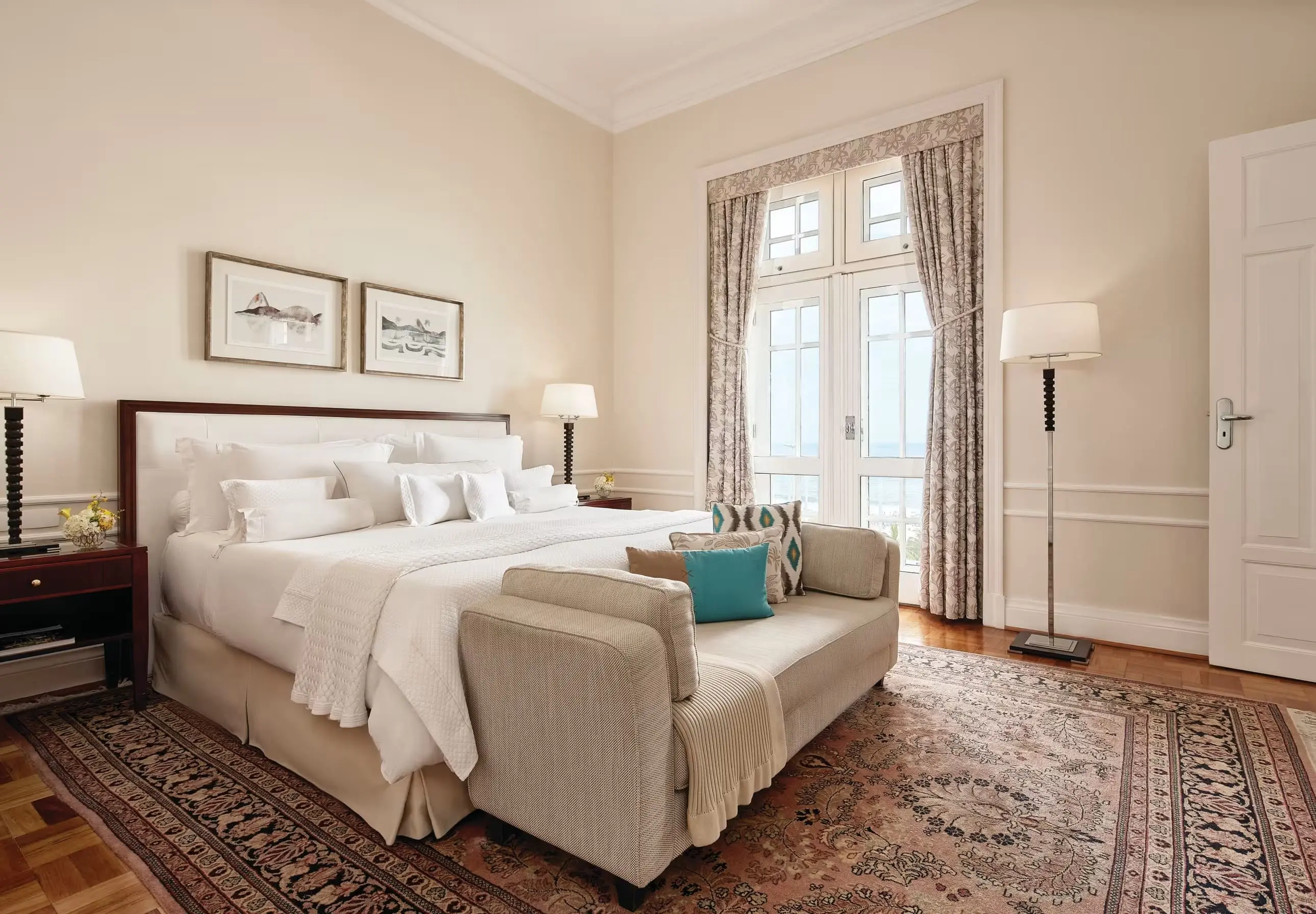 foto da suíte do quarto do hotel copacabana palace