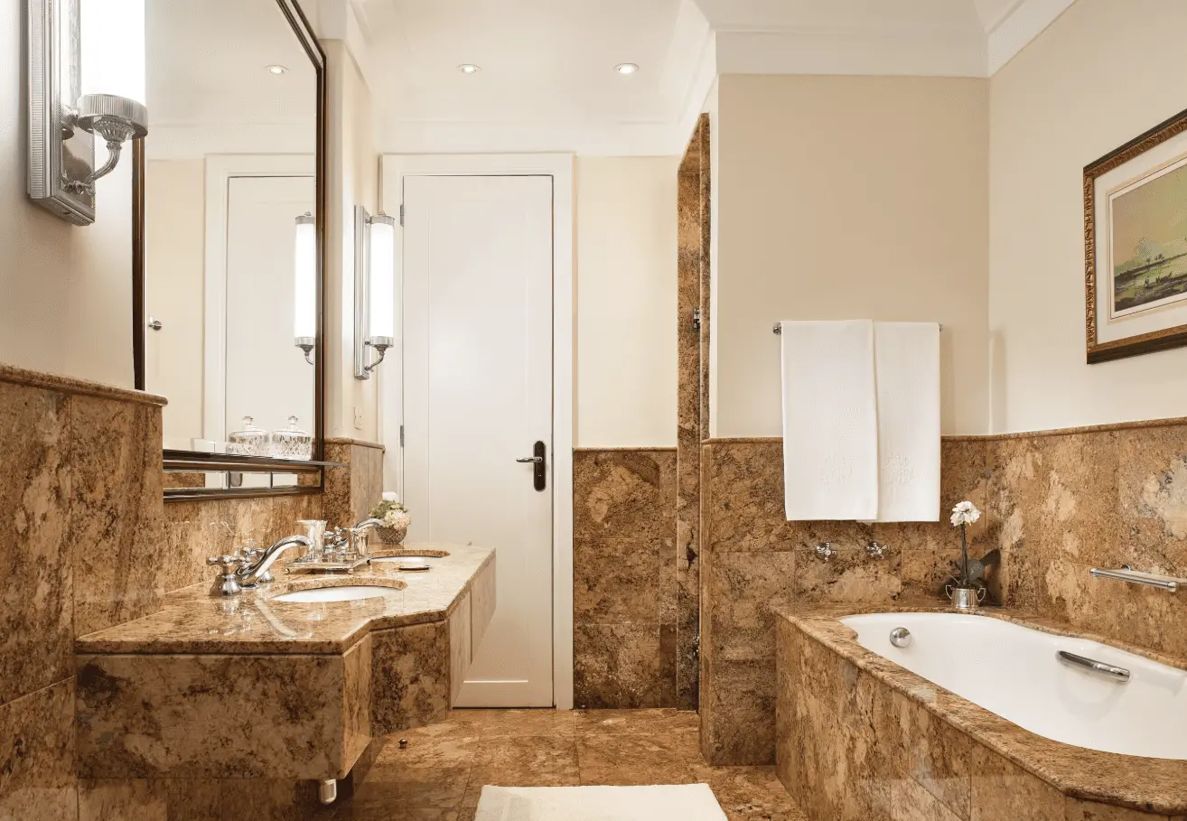 Banheiro da suíte de luxo do Hotel Copacabana Palace