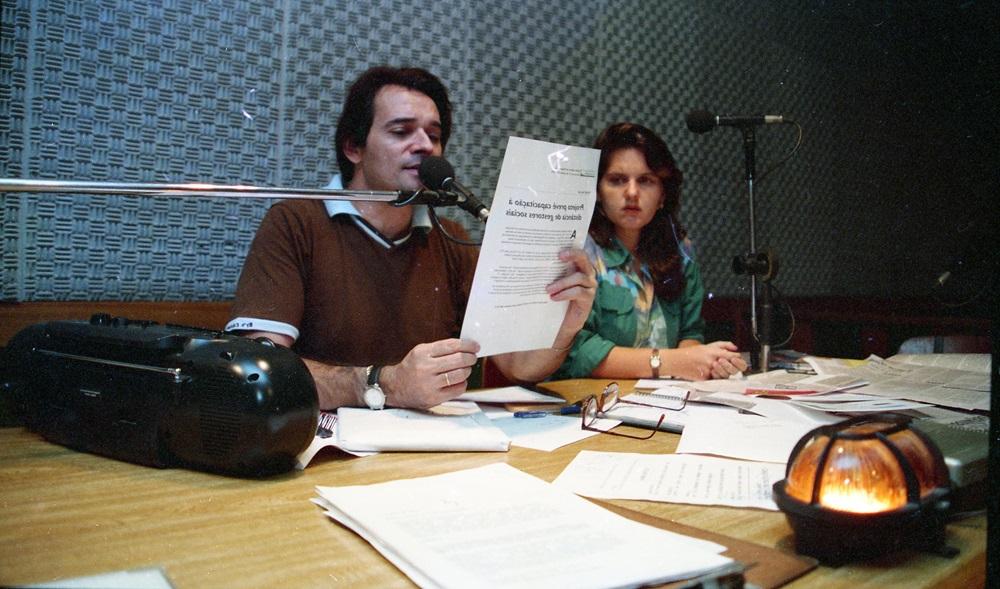 João Inácio Júnior ao lado de Claudia Leite apresentando o 