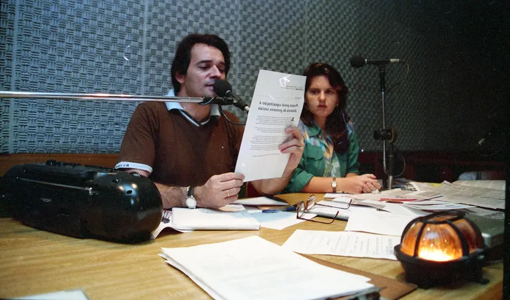 João Inácio Júnior ao lado de Claudia Leite apresentando o 