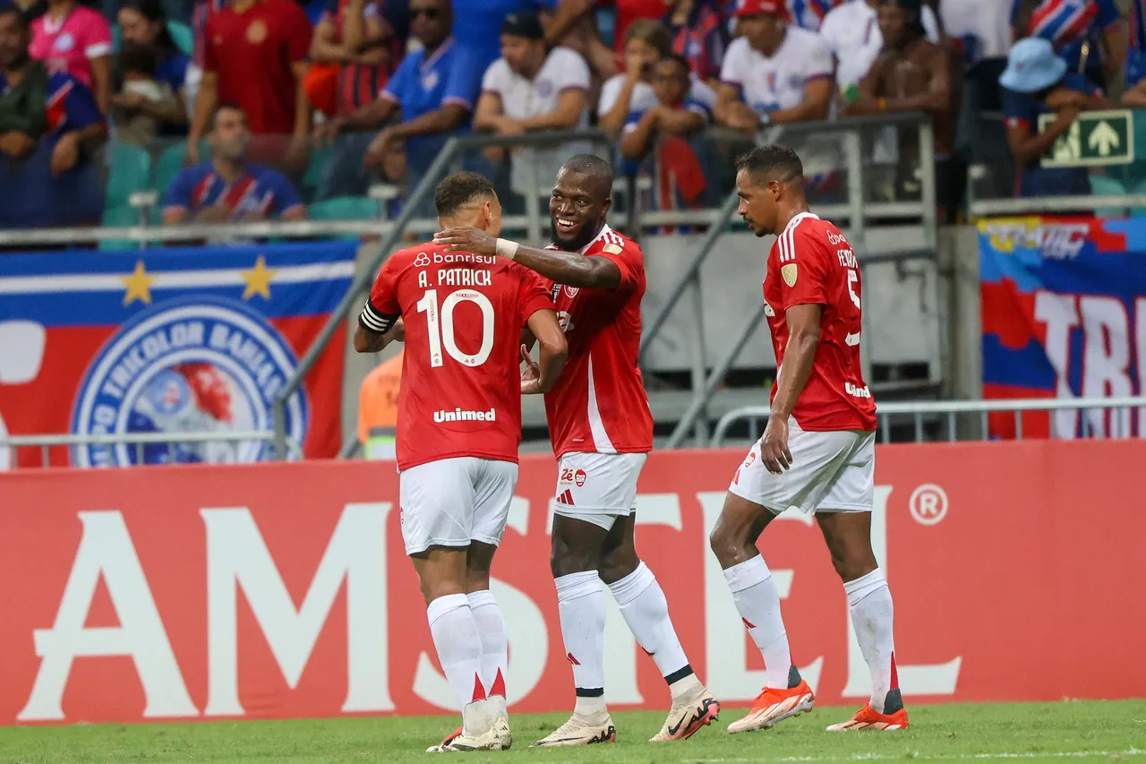 O Inter empatou na reta final do jogo com Enner Valencia