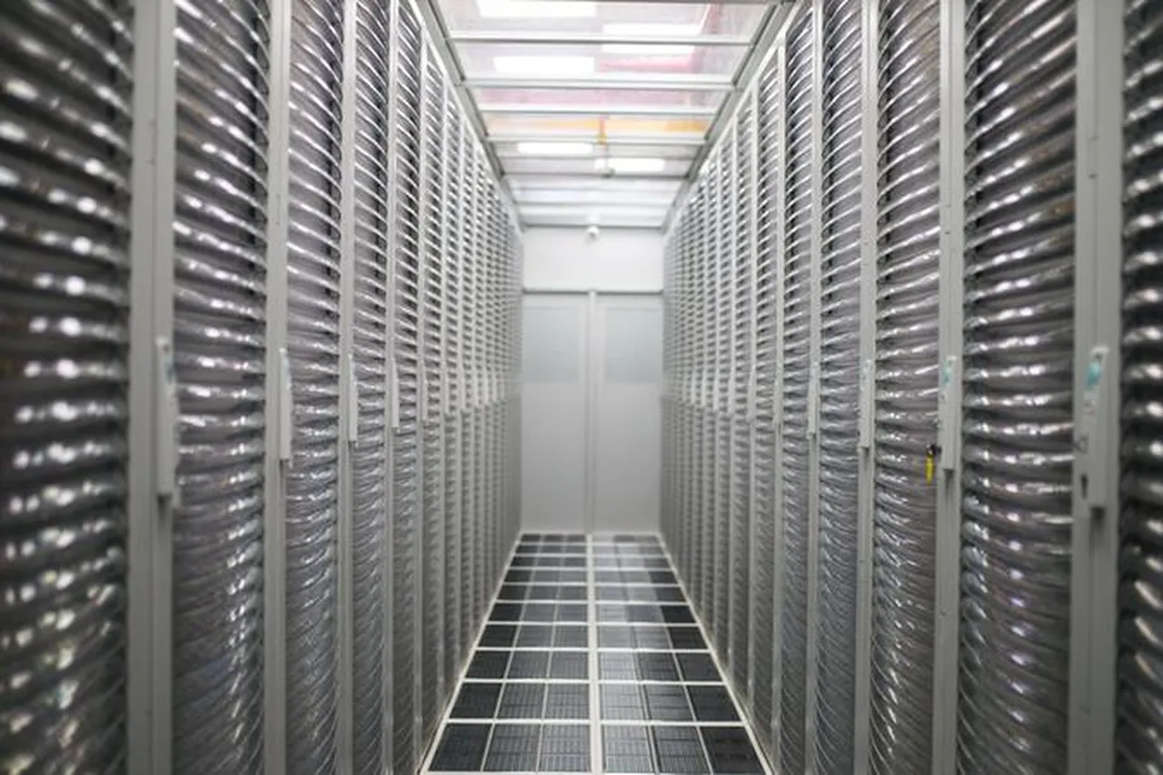 Instalação de data centers, como o projeto da Cada dos Ventos na ZPE do Porto do Pecém, podem ficar comprometidos com negativas de ligação na rede elétrica