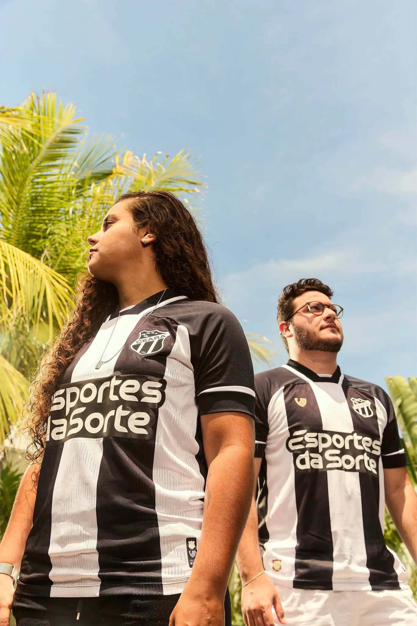 Foto de torcedores do Ceará que participaram do lançamento da nova camisa.