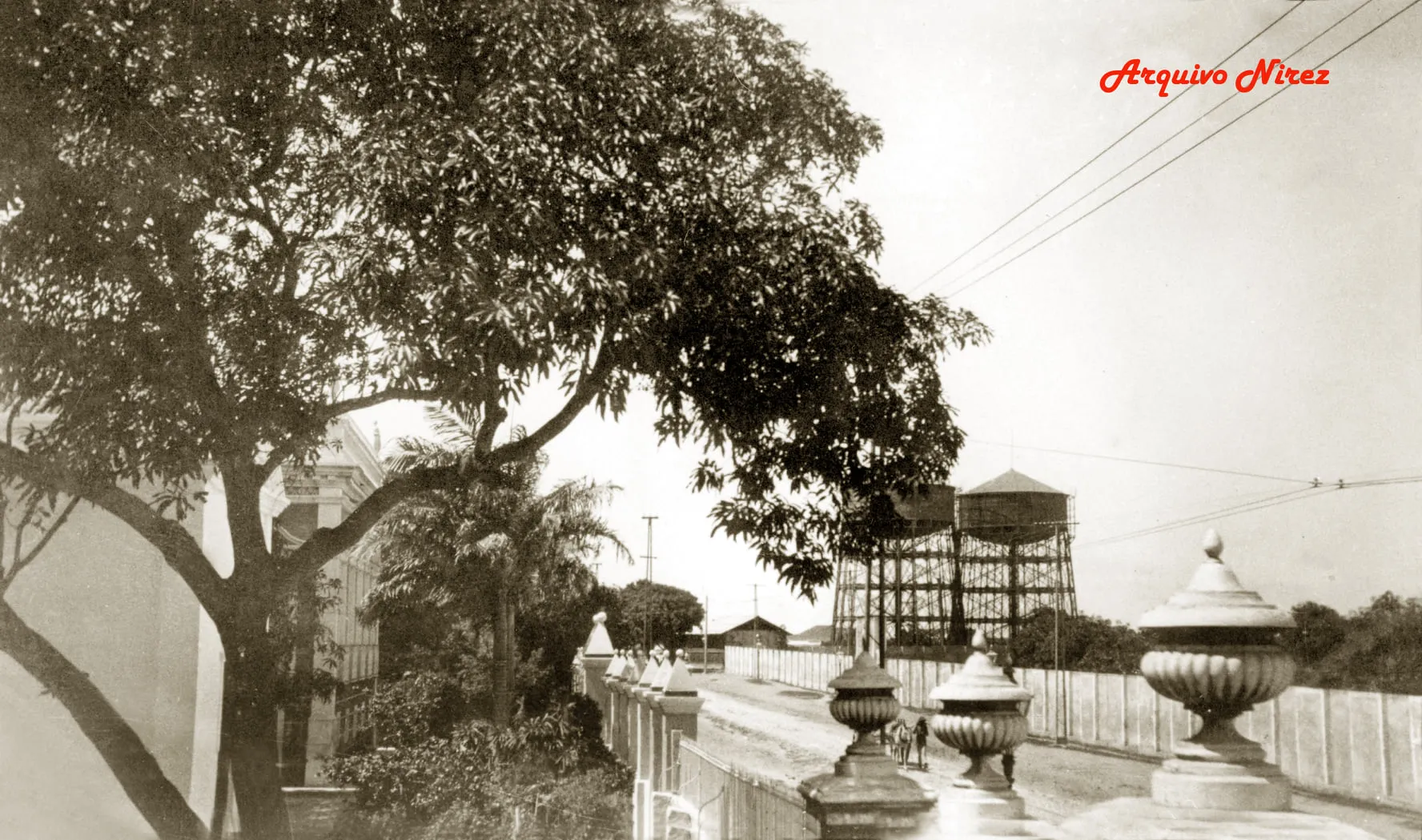 Registro mostra caixas d'água nos anos 1910, em Fortaleza