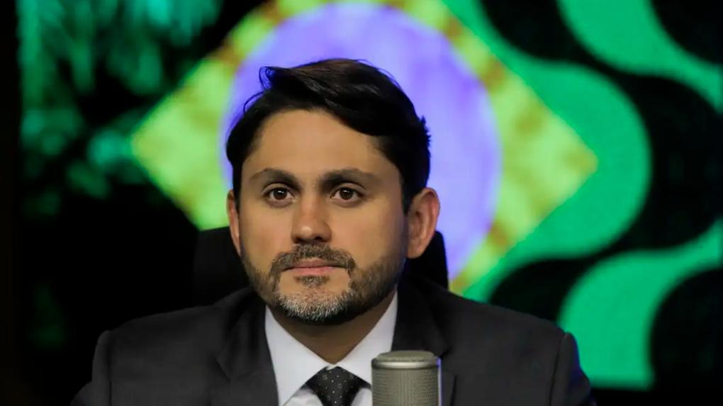 Foto do ministro das Comunicações Juscelino Filho, que foi denunciado ao STF por suspeita de desvio em emendas