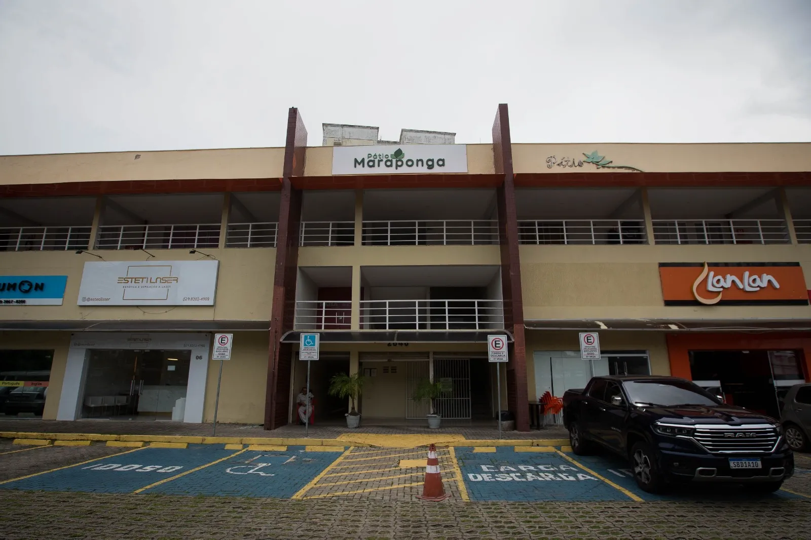 Pátios comerciais na avenida Godofredo Maciel se multiplicam à medida que especulação imobiliária e financeira da avenida acontece