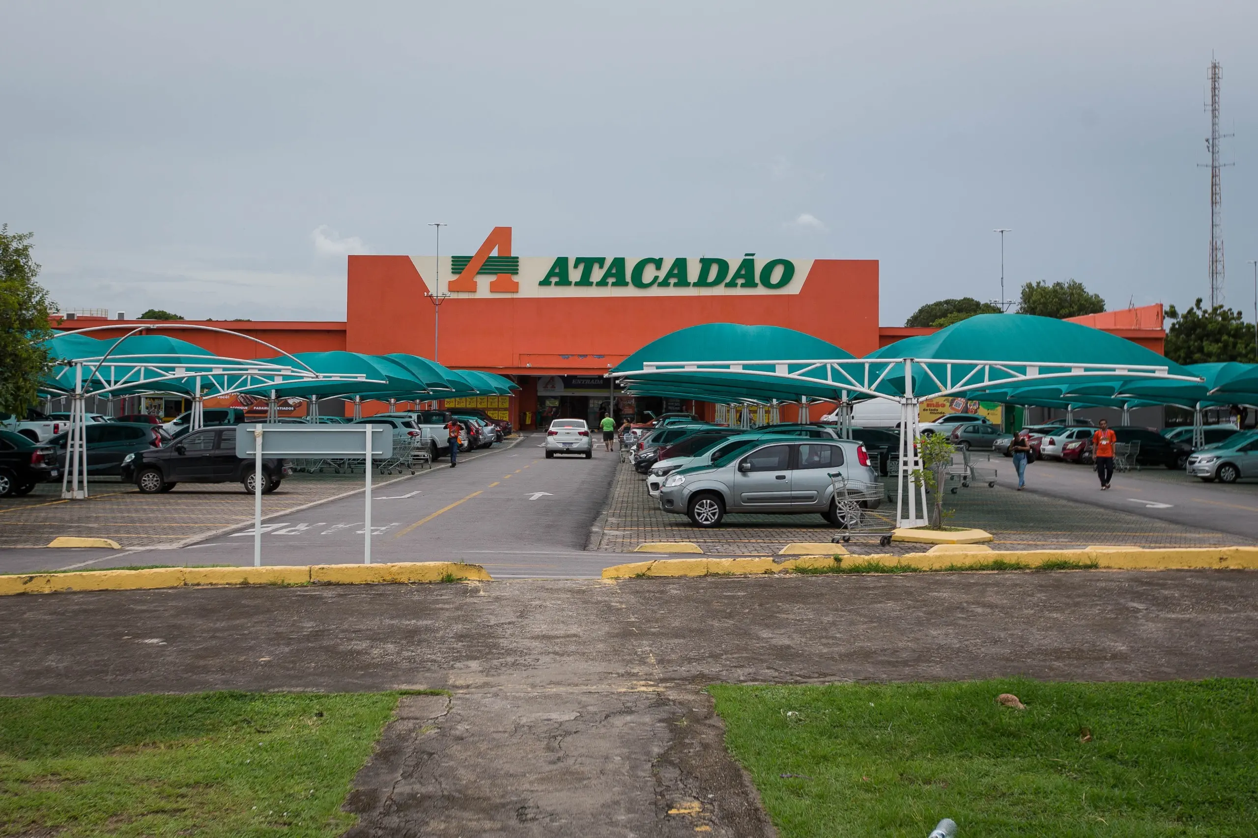 Atacadão no local do antigo Carrefour da Maraponga