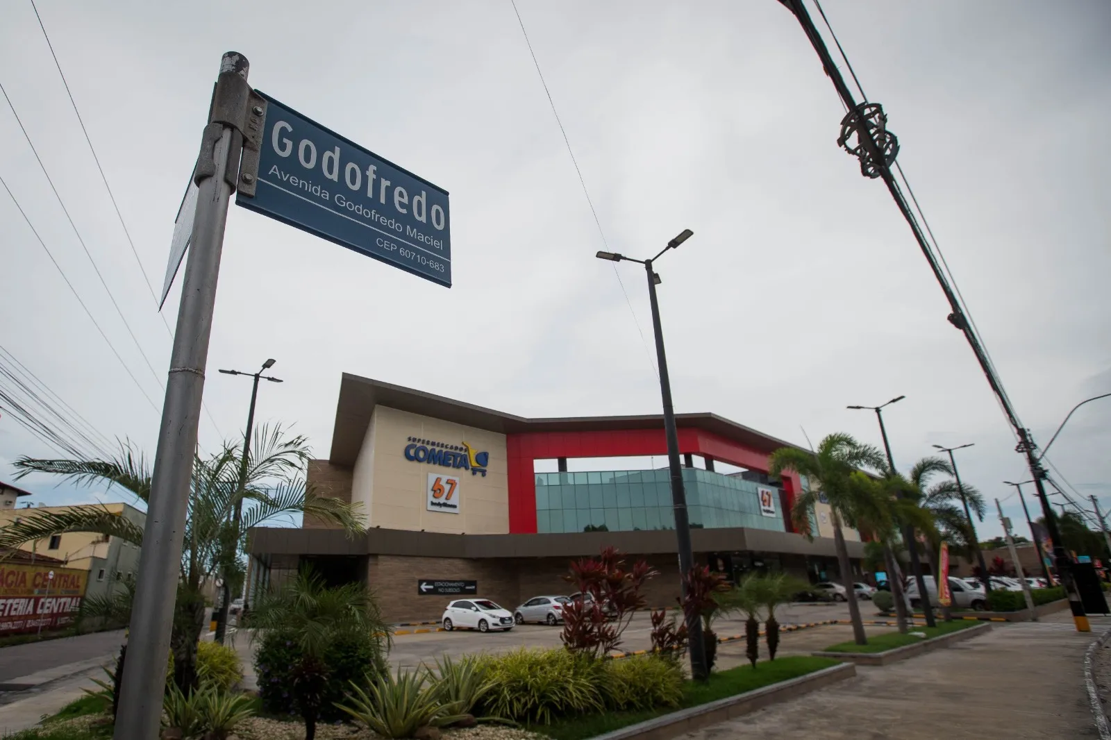 Godofredo Maciel cresce com equipamentos que contam com pátios comerciais atrelados a supermercados