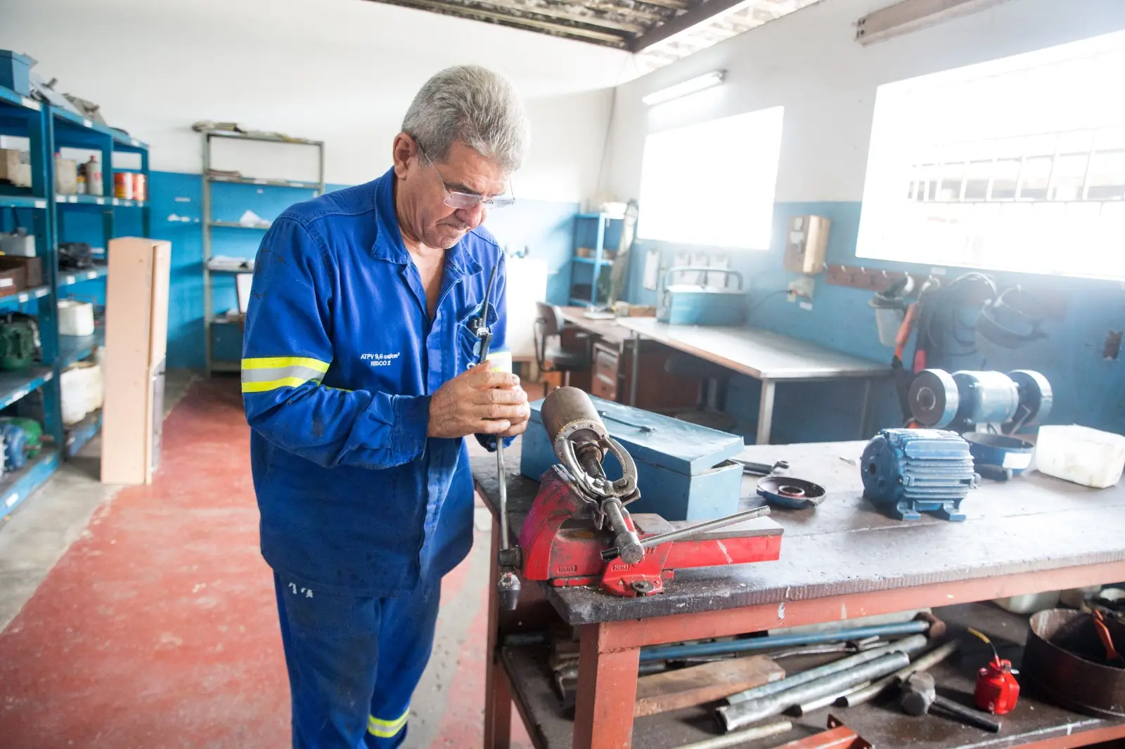 O eletricista José Pereira Filho é uma exceção, já que mais de 4 mil pessoas acima de 50 anos ficaram sem emprego no Ceará em 2024