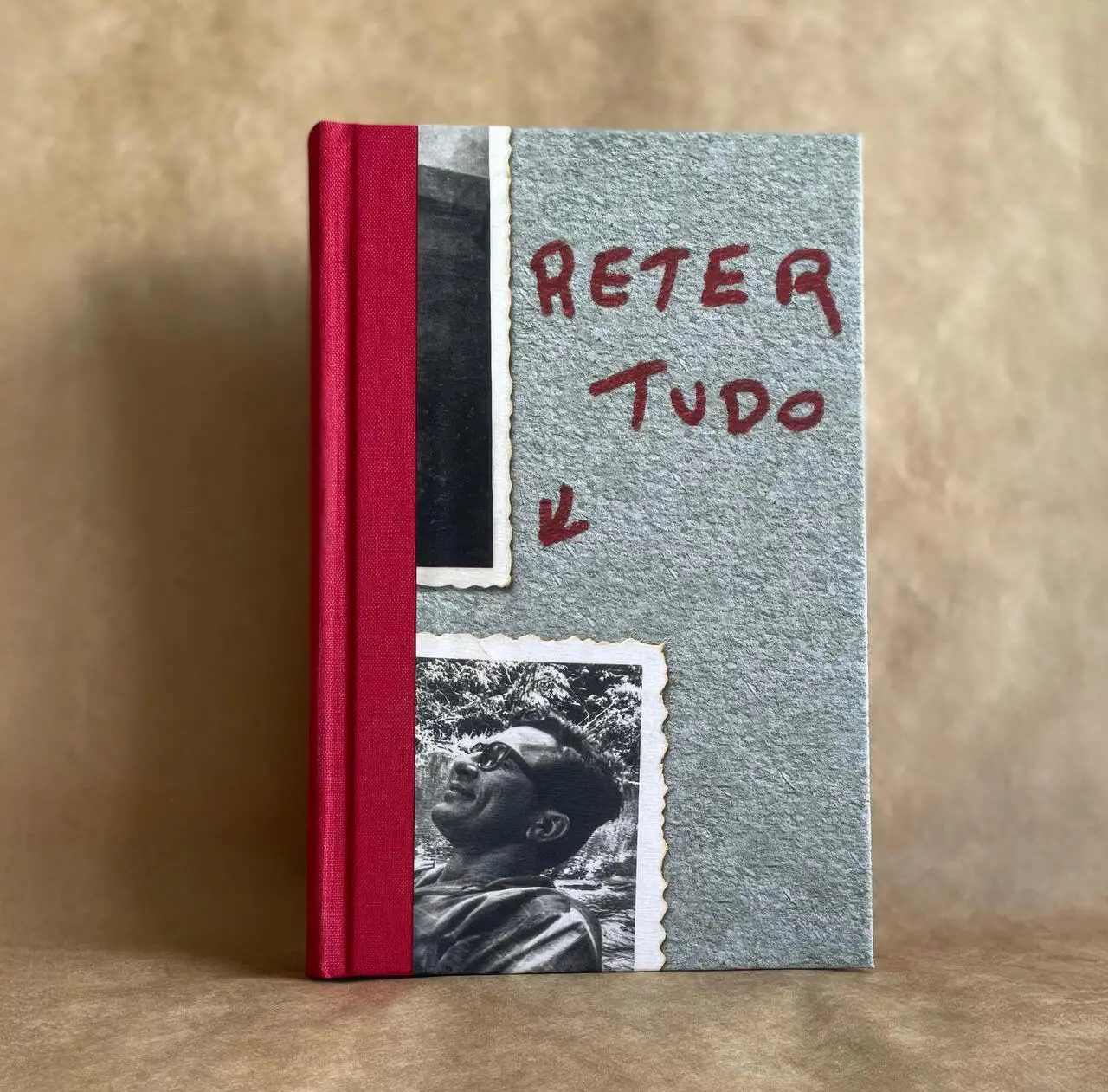 Com edição cuidadosa e mais de 200 páginas de registros fotográficos, o livro foi semifinalista do Prêmio Jabuti 2024