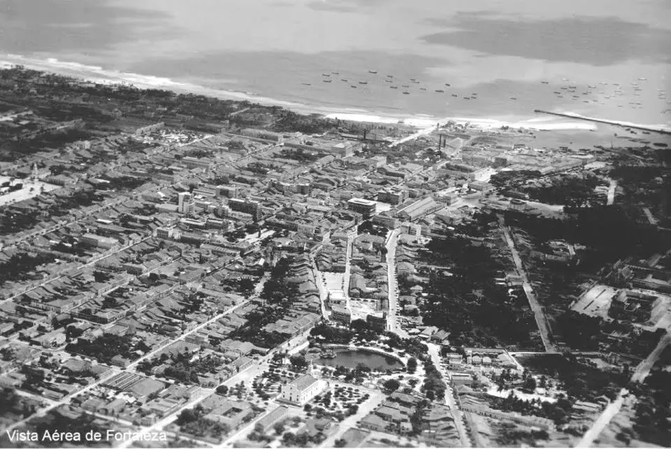 Vista aérea de Fortaleza na década de 1950