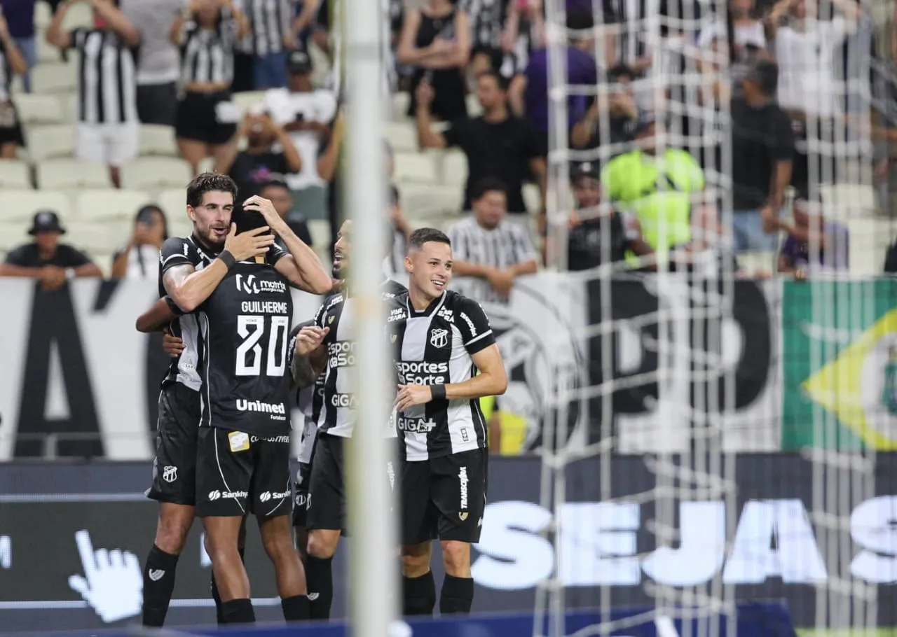 O atacante Pedro Raul marcou o primeiro do Vozão no jogo