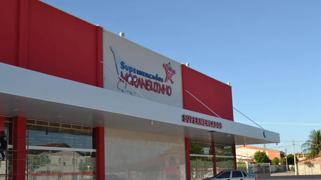 fachada do supermercado Moranguinho, rede que está entre as maiores do Ceará