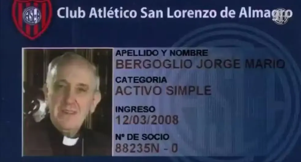 Foto reprodução da carteirinha de sócio torcedor de papa Francisco, do time San Lorenzo