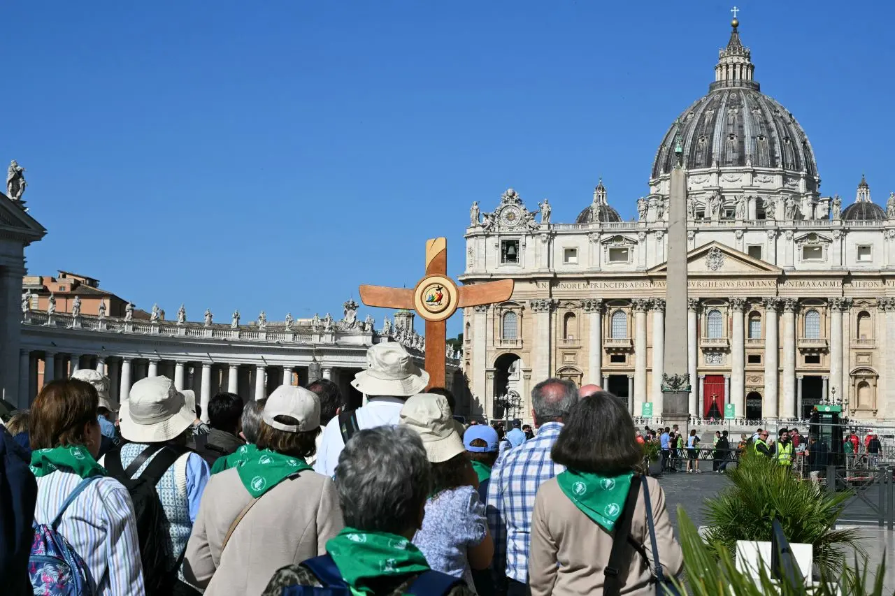 vista da basílica de são pedro, no vaticano, onde haverá parte do funeral do papa francisco