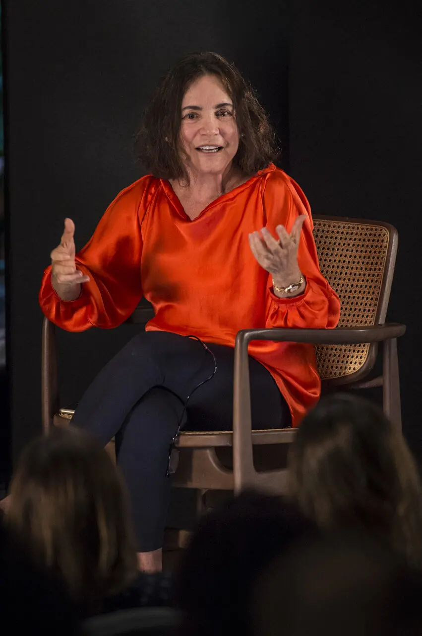 Foto de Regina Duarte, que esteve no Conversa com Bial