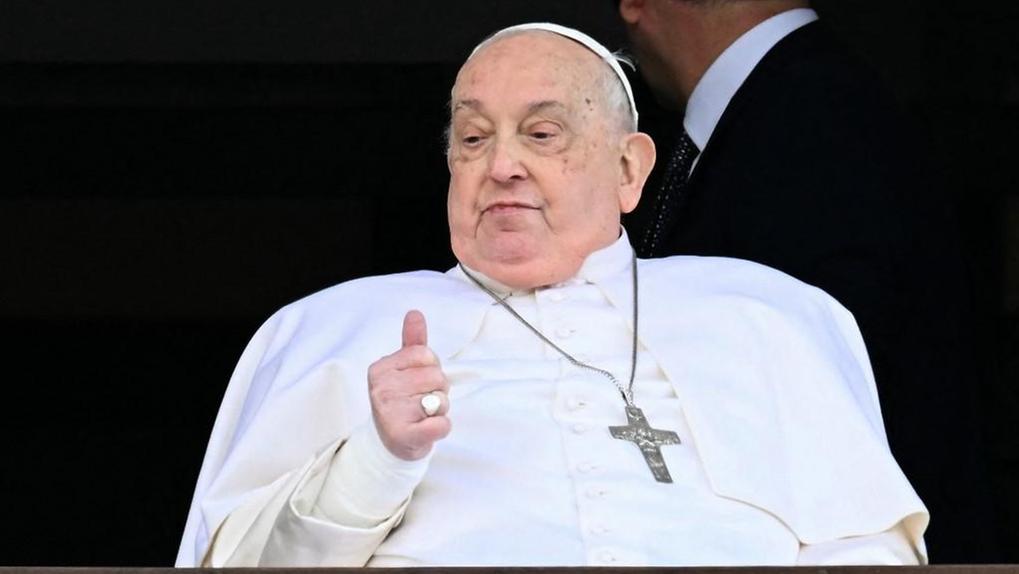 Imagem mostra papa Francisco, ilustrando material sobre qual era o seu salário