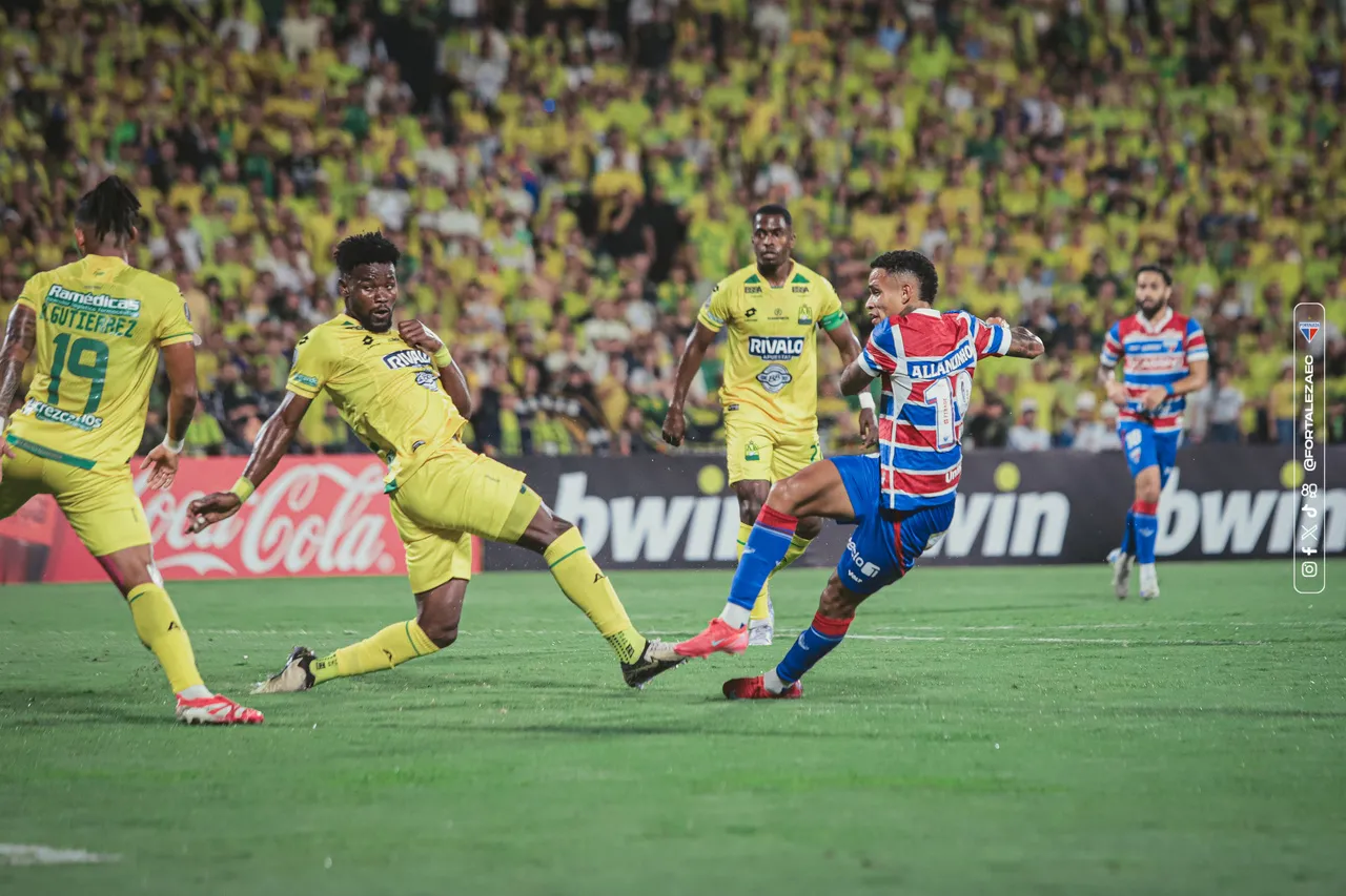 O Fortaleza controlou boa parte do 2º tempo, mas cedeu o empate no fim