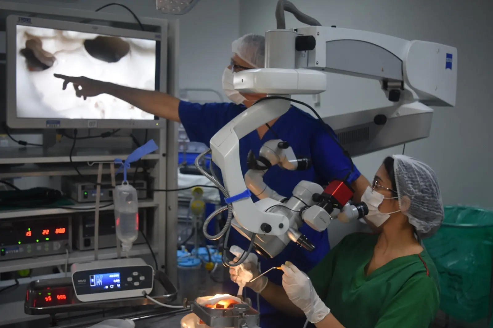 Profissionais de otorrinolaringologia usam ossos impressos em 3D para treinar cirurgias