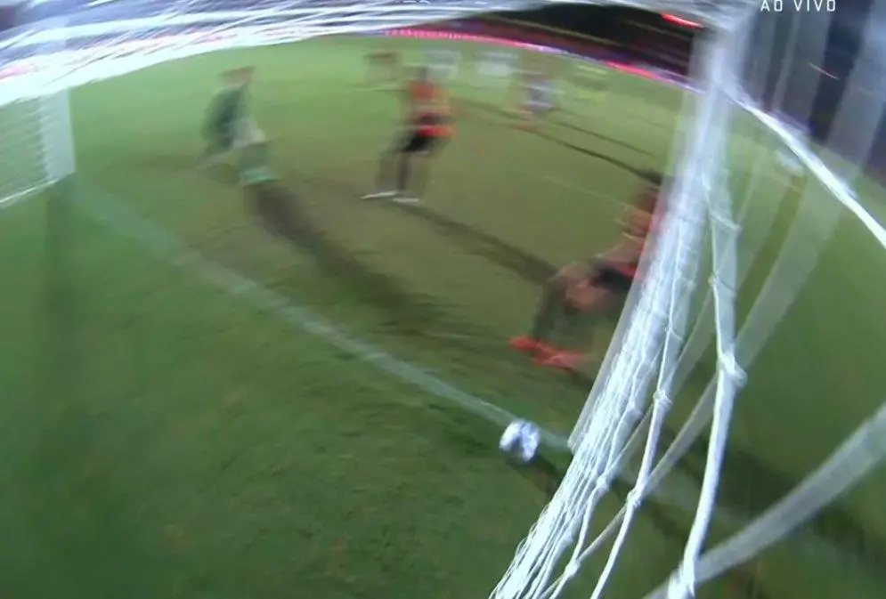 Lance polêmico de Sport x Fortaleza, com gol que não foi confirmado pelo VAR