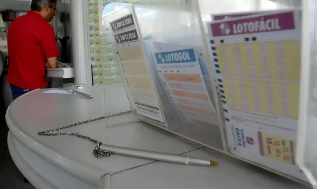 Imagem da notícia: Aposta simples de Fortaleza acerta 15 números na Lotofácil e ganha R$ 446 mil