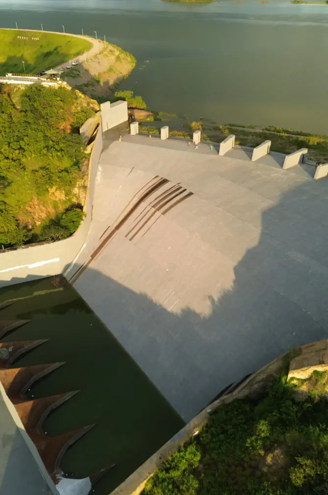 Vista do Açude Orós na manhã de domingo (27), início da sangria