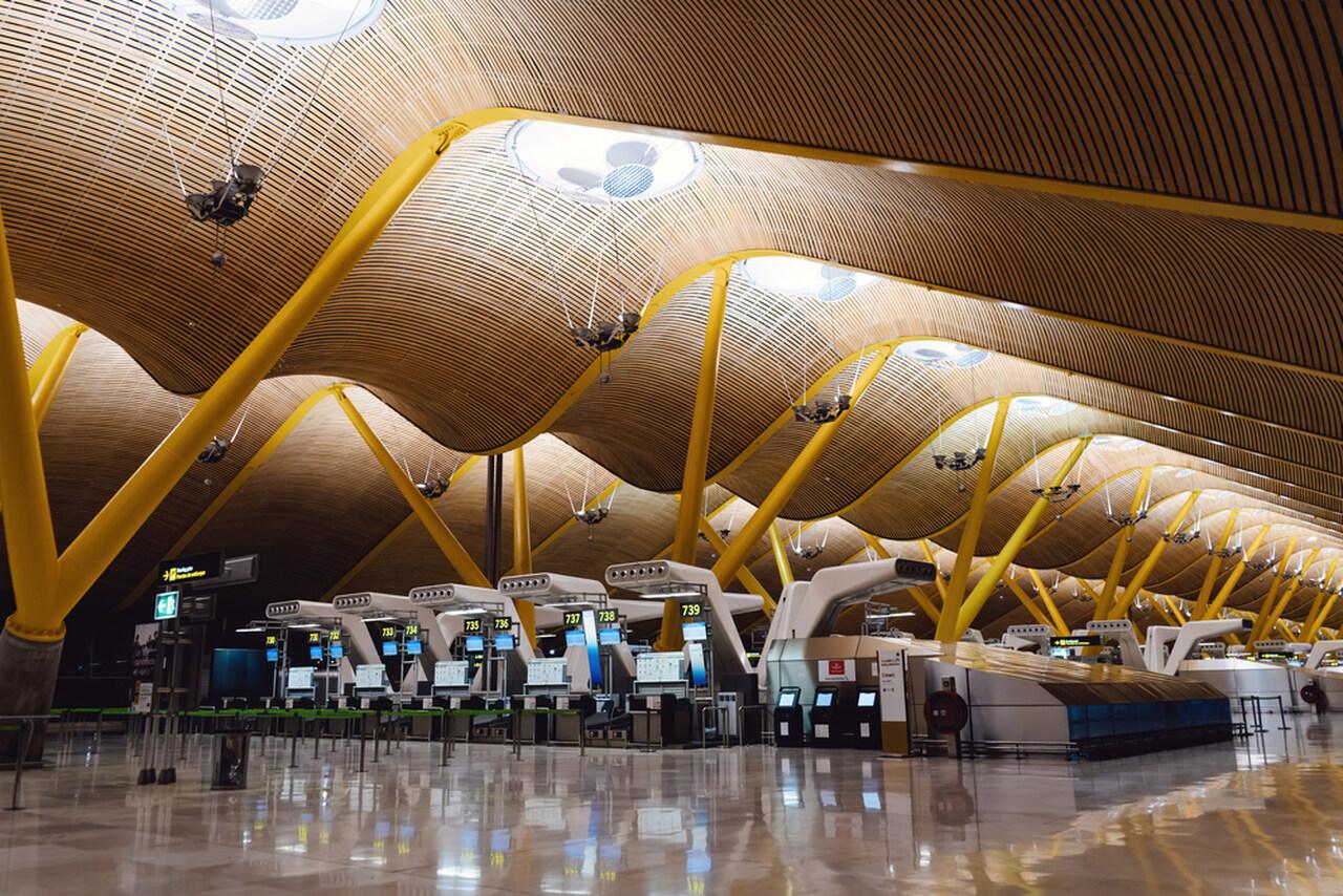 Aeroporto de Barajas, em Madrid, que está sem energia