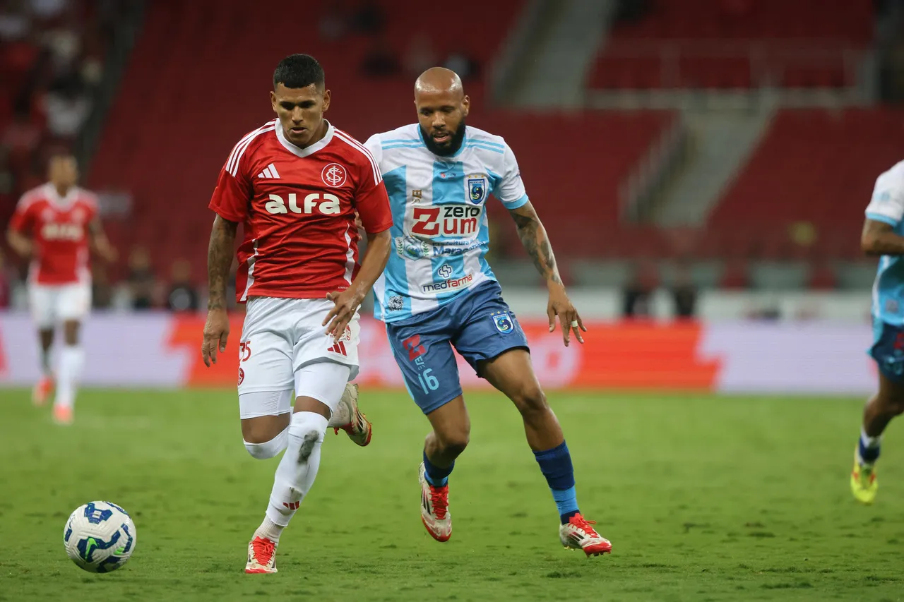 O Maracanã segurou o Inter em grande parte do jogo, mas perdeu com gol nos acréscimos