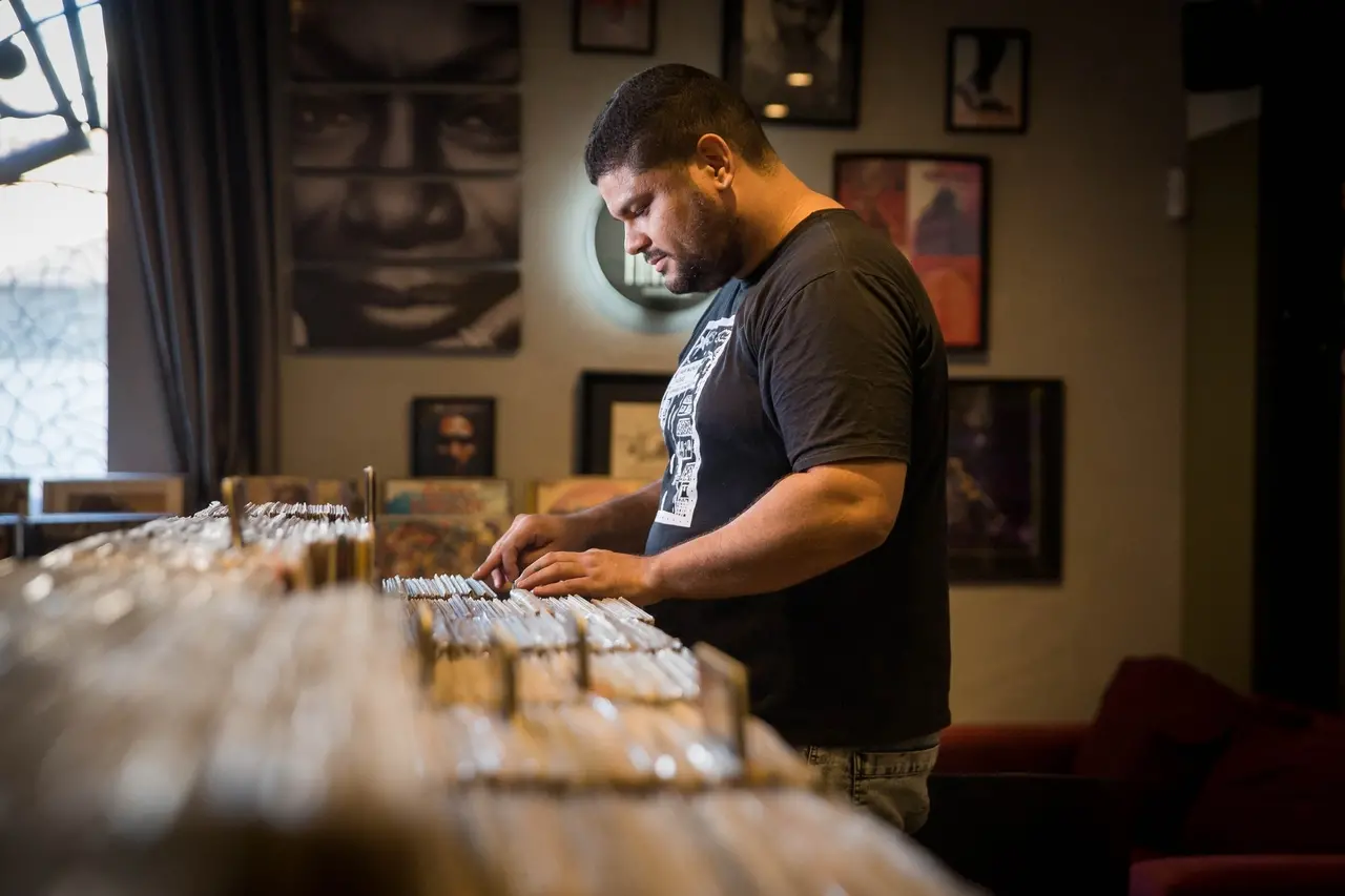 Amor de Edimar pelos LPs começou ainda na infância