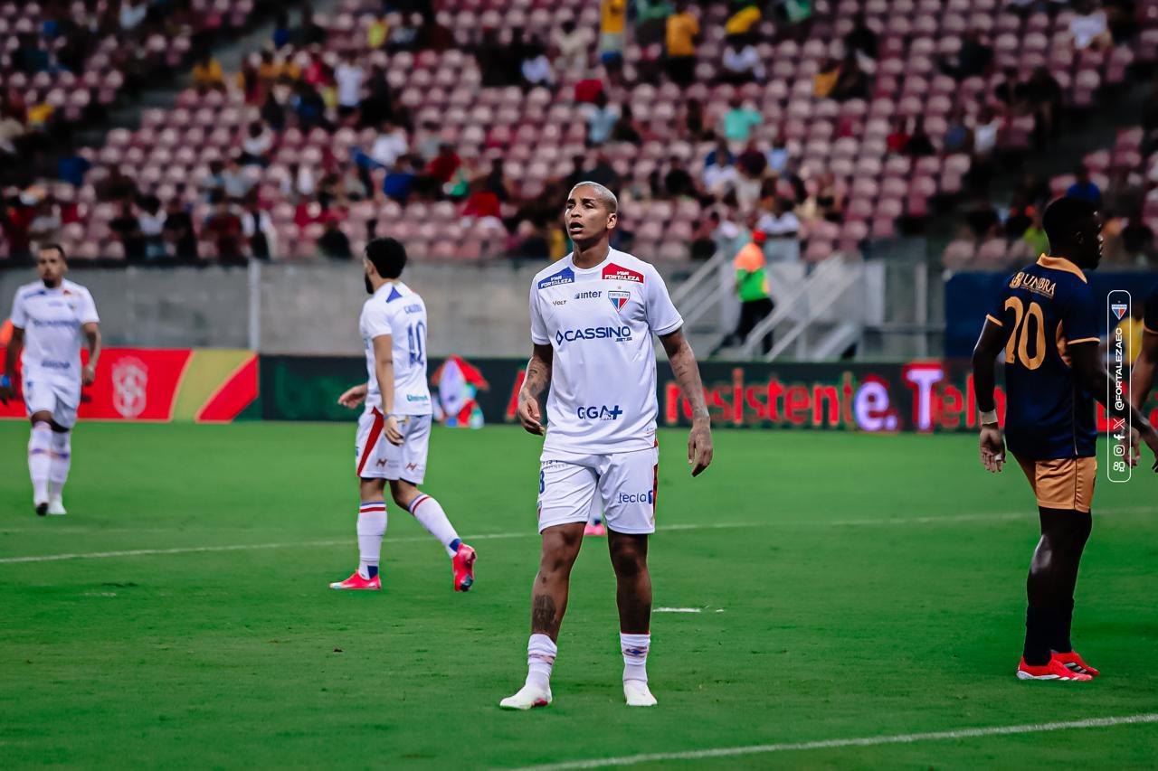 Foto de Deyverson, em duelo Retrô x Fortaleza