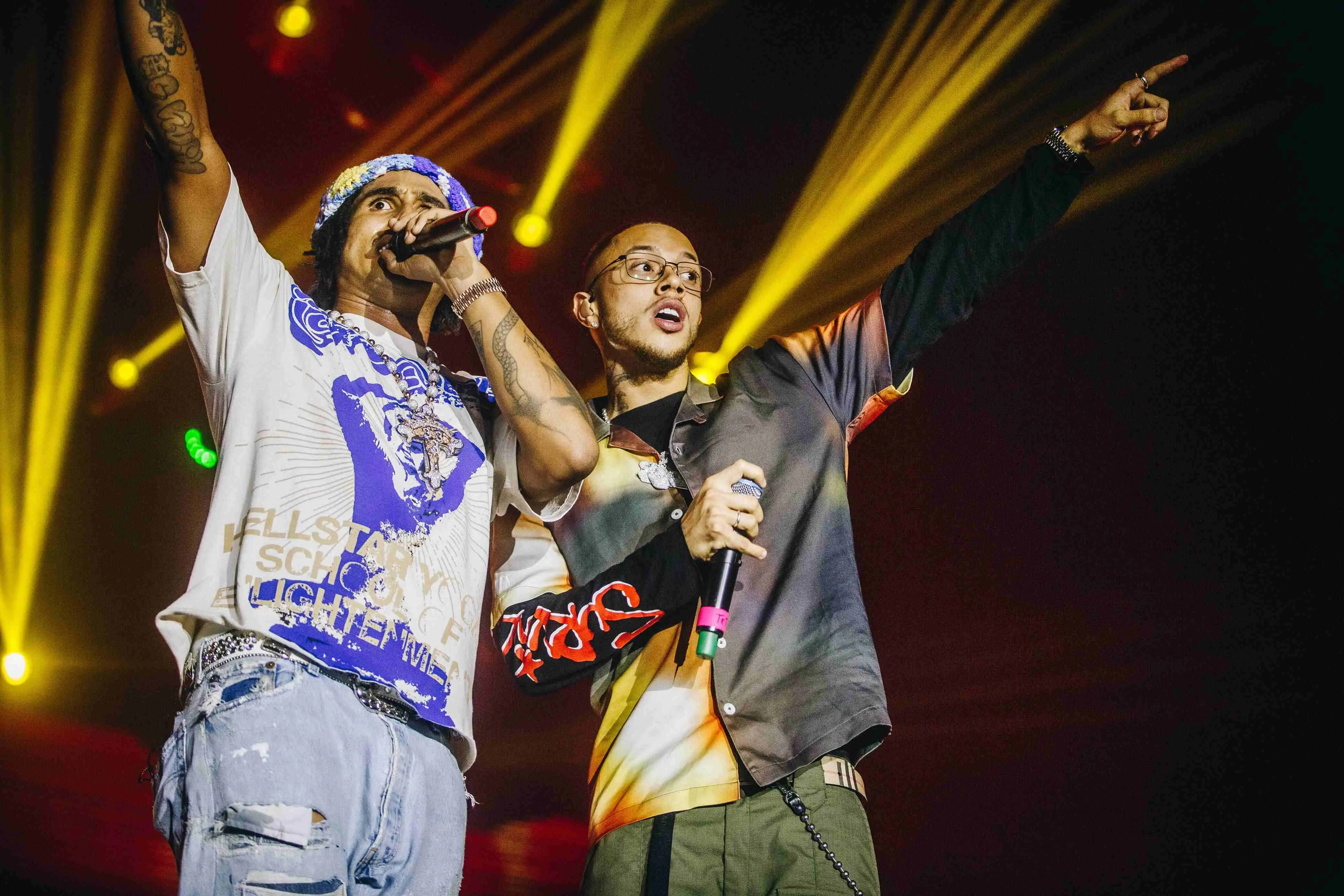 Matuê ao lado do cantor Teto em show da 'Tour 333' em Fortaleza