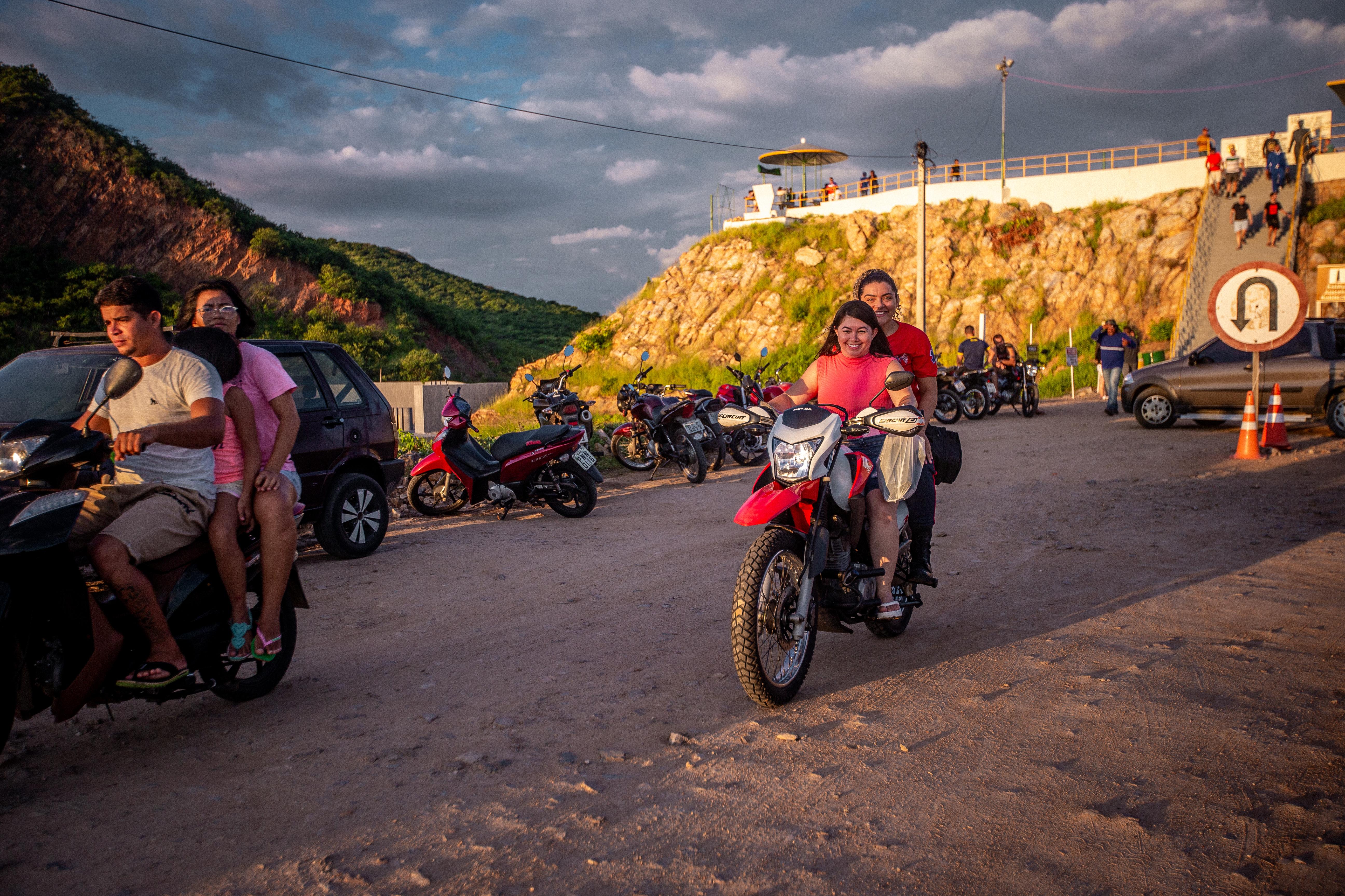 População compareceu à parede do açude Orós para aguardar sangria