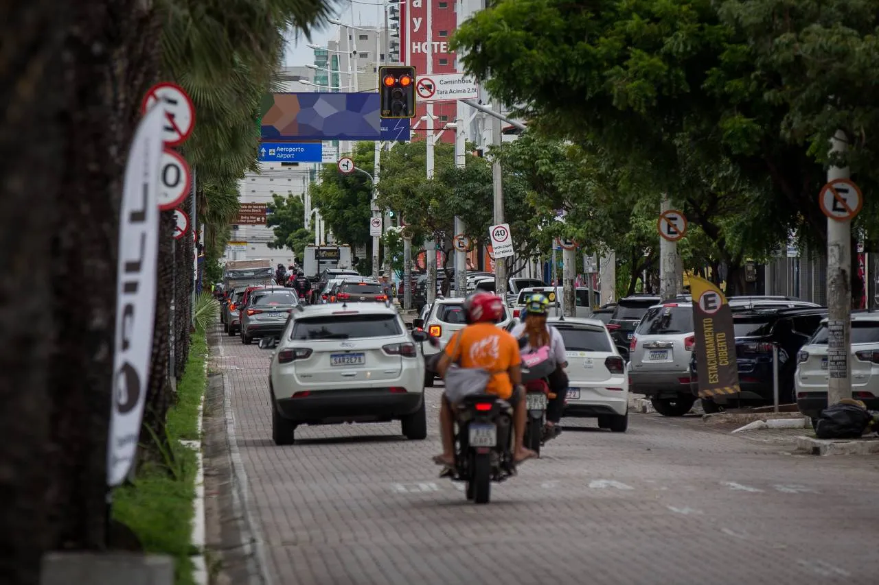 Prefeito Evandro Leitão (PT), no início do seu mandato, falou em projeto de transformar a Avenida Monsenhor Tabosa em uma Rua Coberta