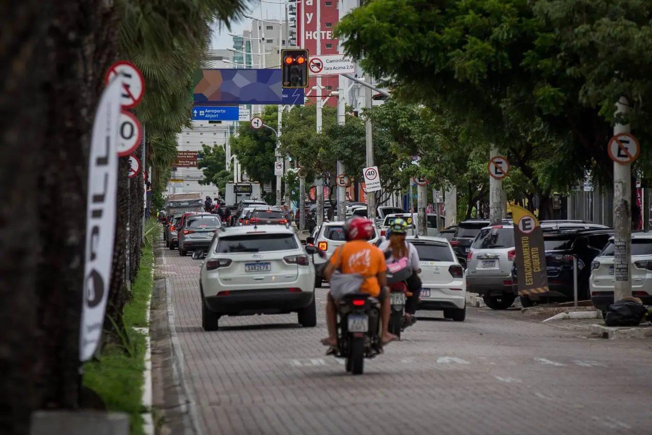 Avenida Monsenhor Tabosa, em Fortaleza