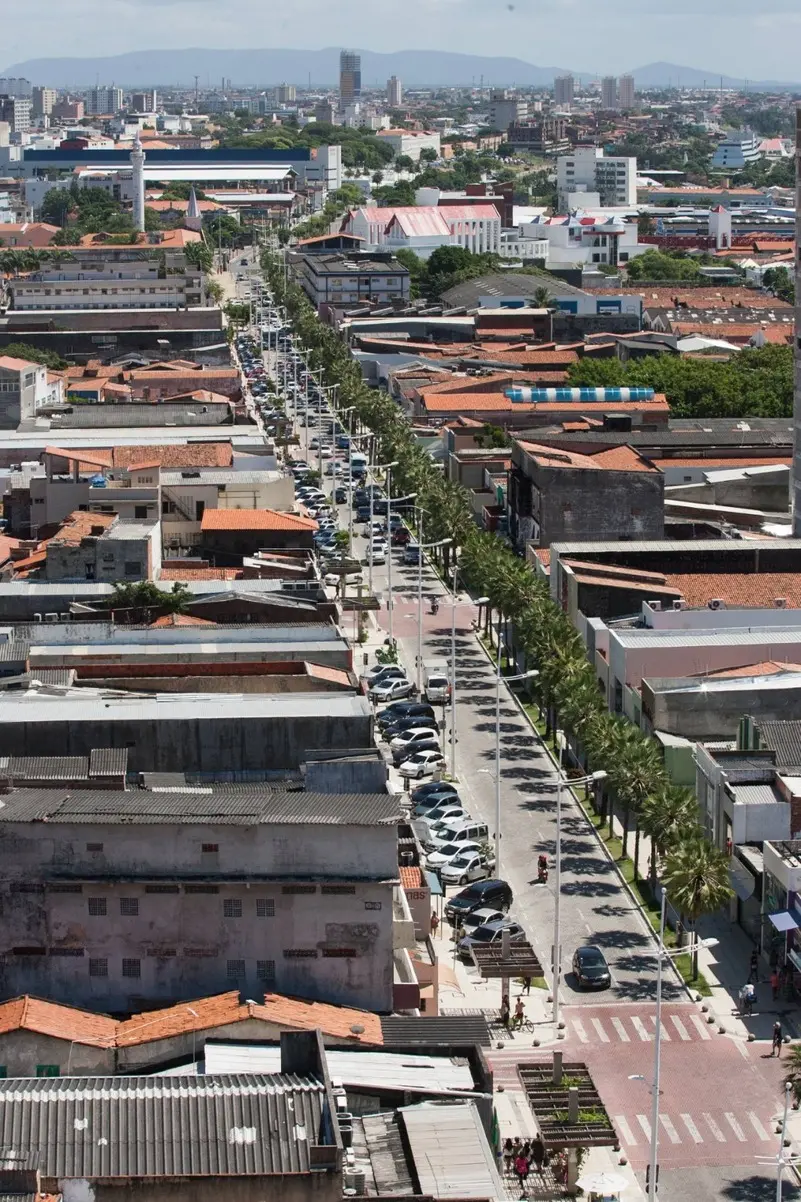Foto que contém vista aérea da avenida Monsenhor Tabosa