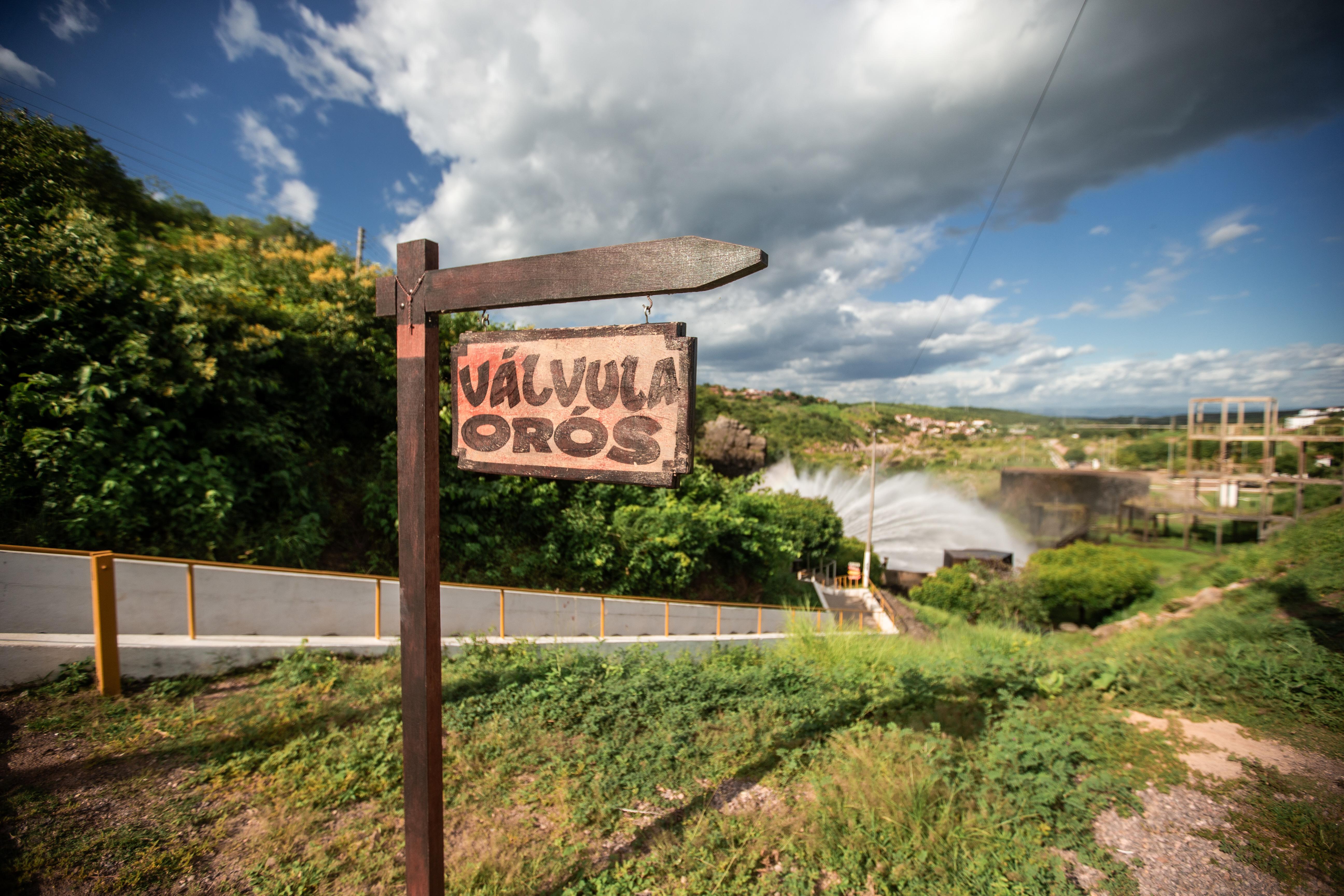 placa indica válcula do orós