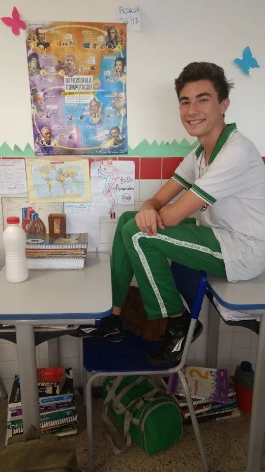 Rogério Bié fez o ensino médio na Escola Estadual de Educação Profissional (EEEP) Monsenhor Luís Ximenes Freire, em Santa Quitéria