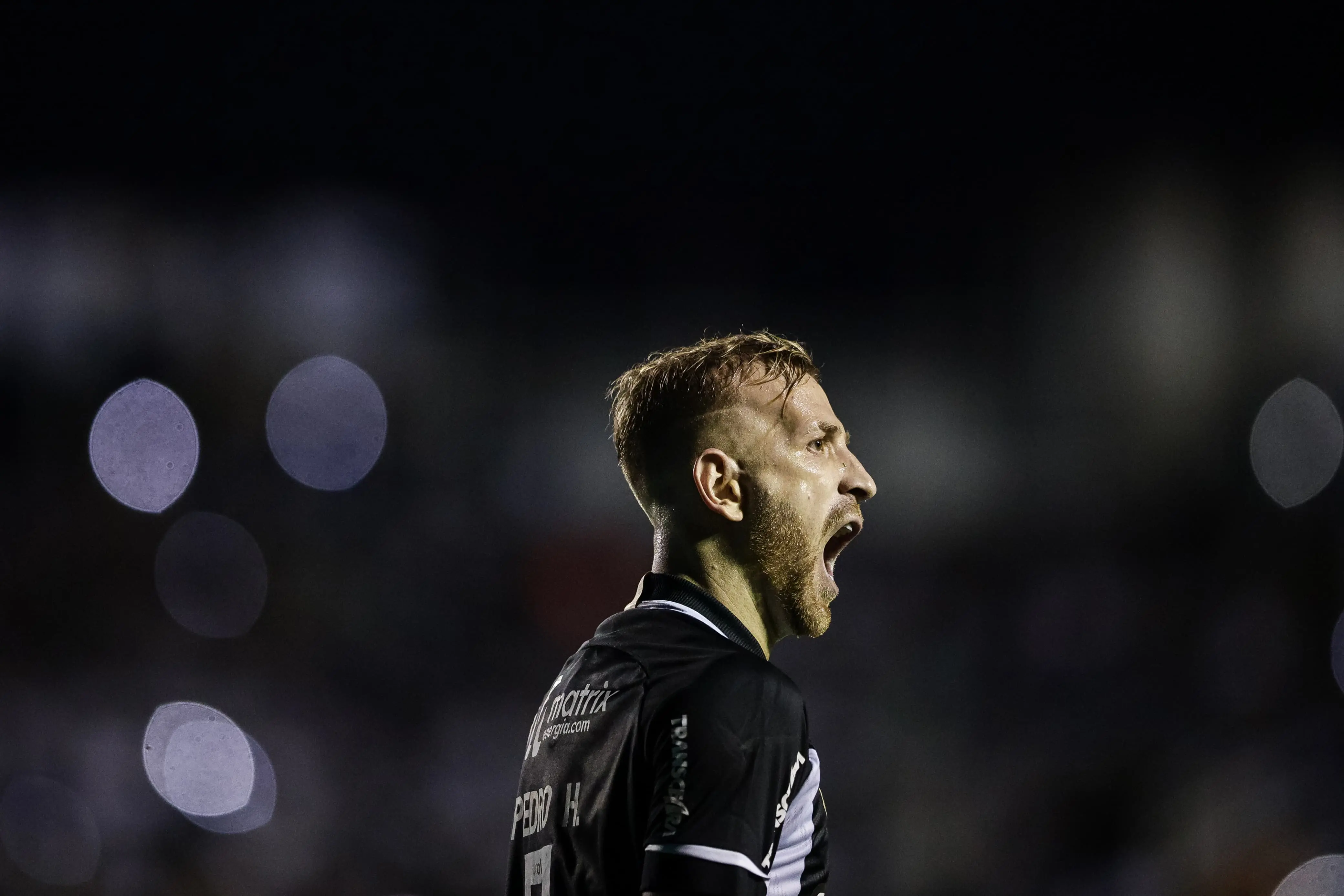 Pedro Henrique comemora gol pelo Ceará