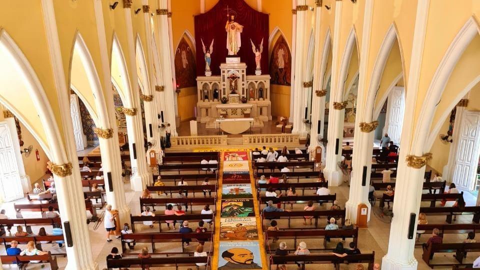 Vista aérea de dentro de igreja em Fortaleza